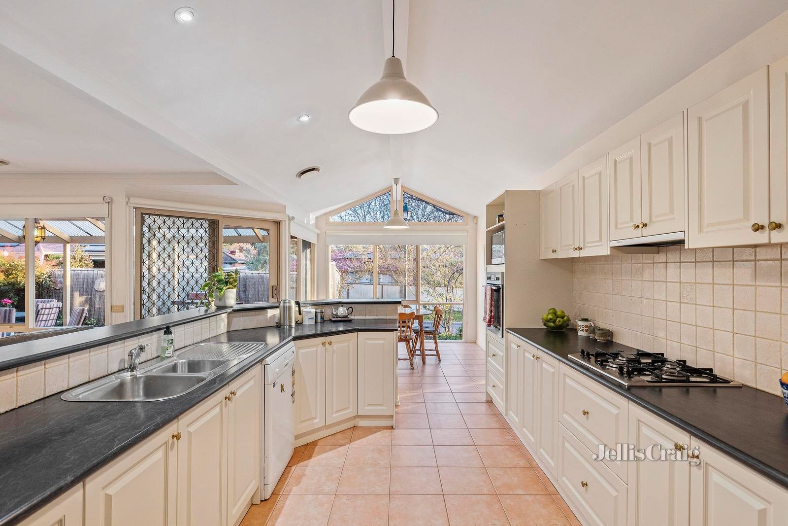 310 Maroondah Highway, Croydon image 3