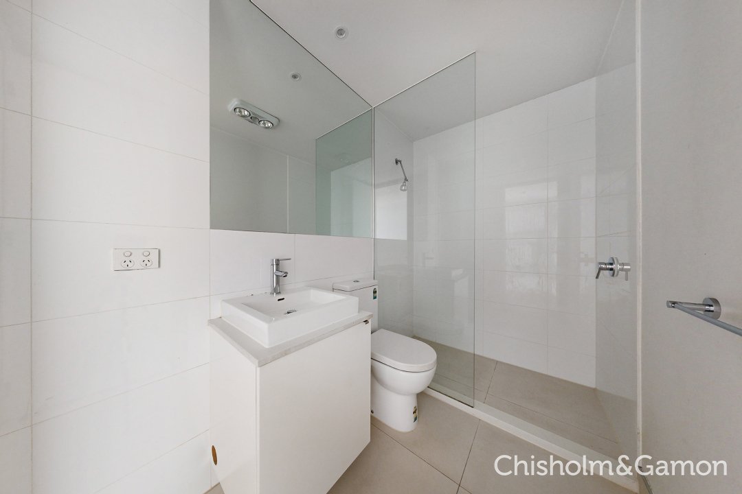 310/126 Chapel Street, St Kilda image 8