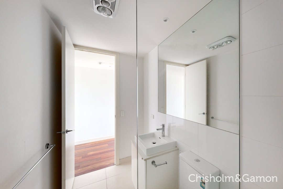 310/126 Chapel Street, St Kilda image 9