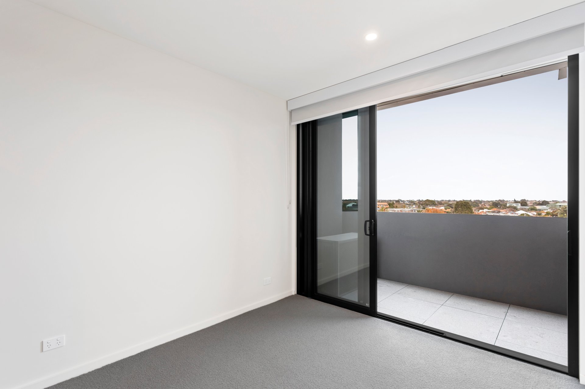 Property Gallery Thumbnail 3