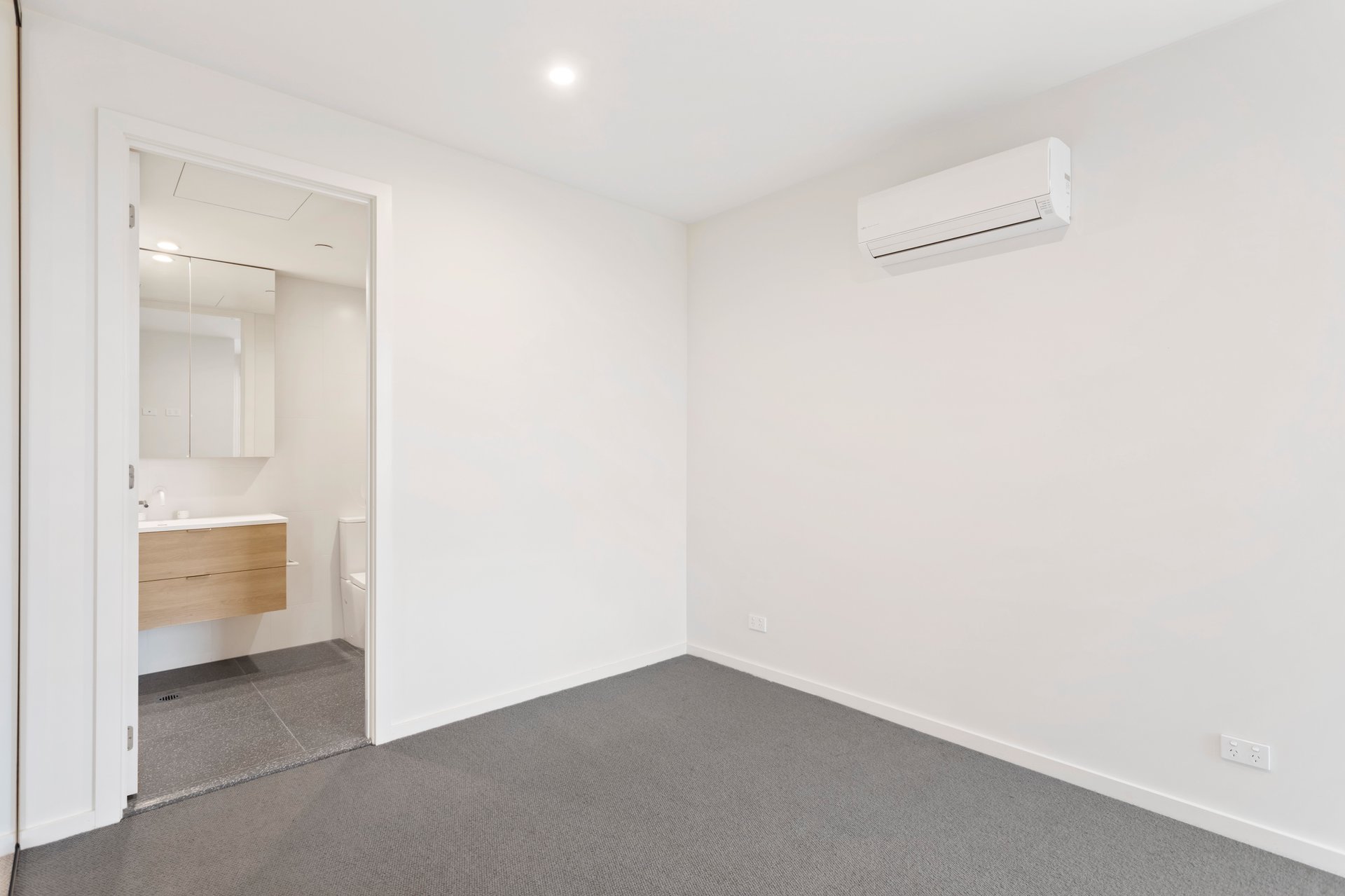 Property Gallery Thumbnail 5