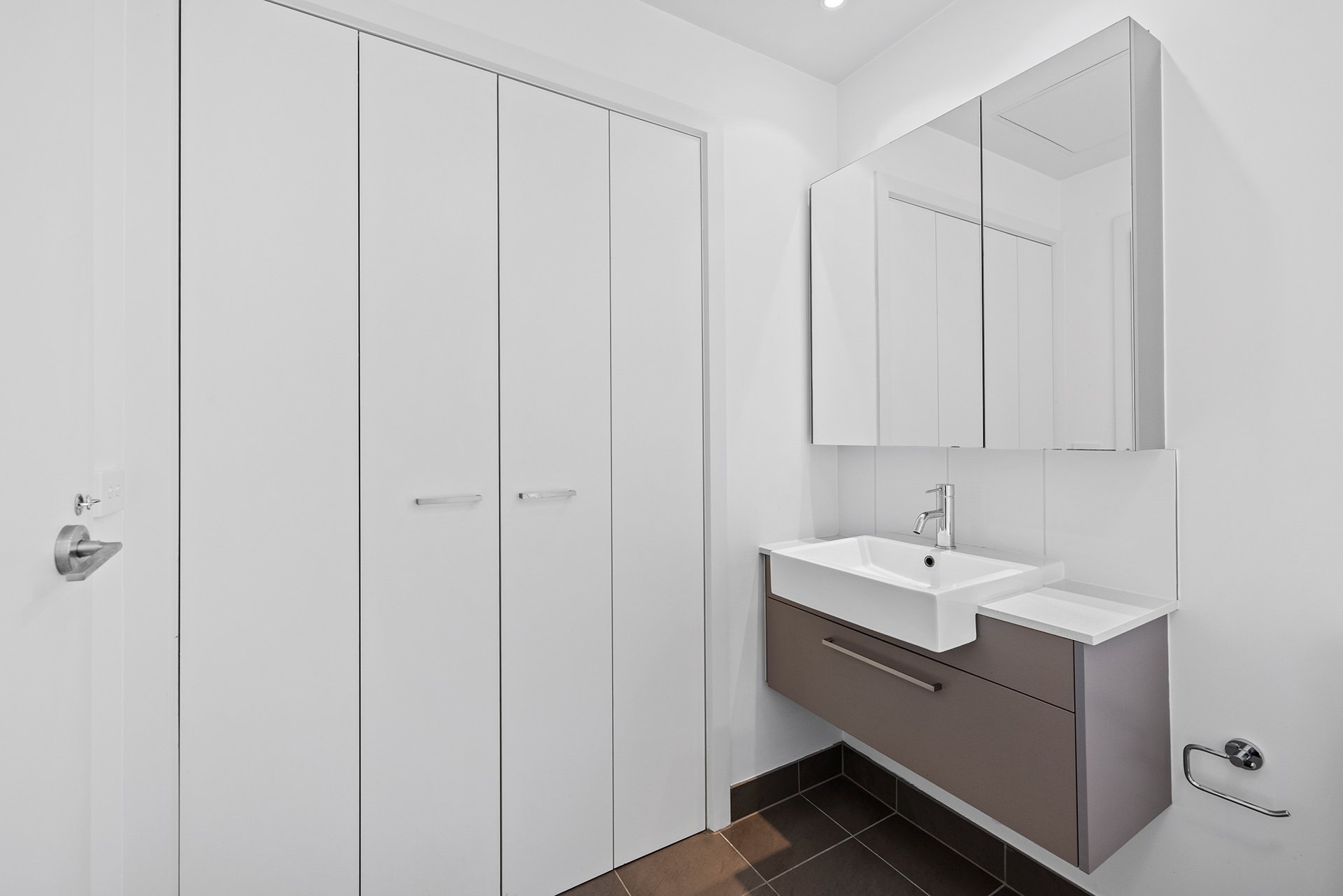 310/300 Middleborough Road, Blackburn image 5