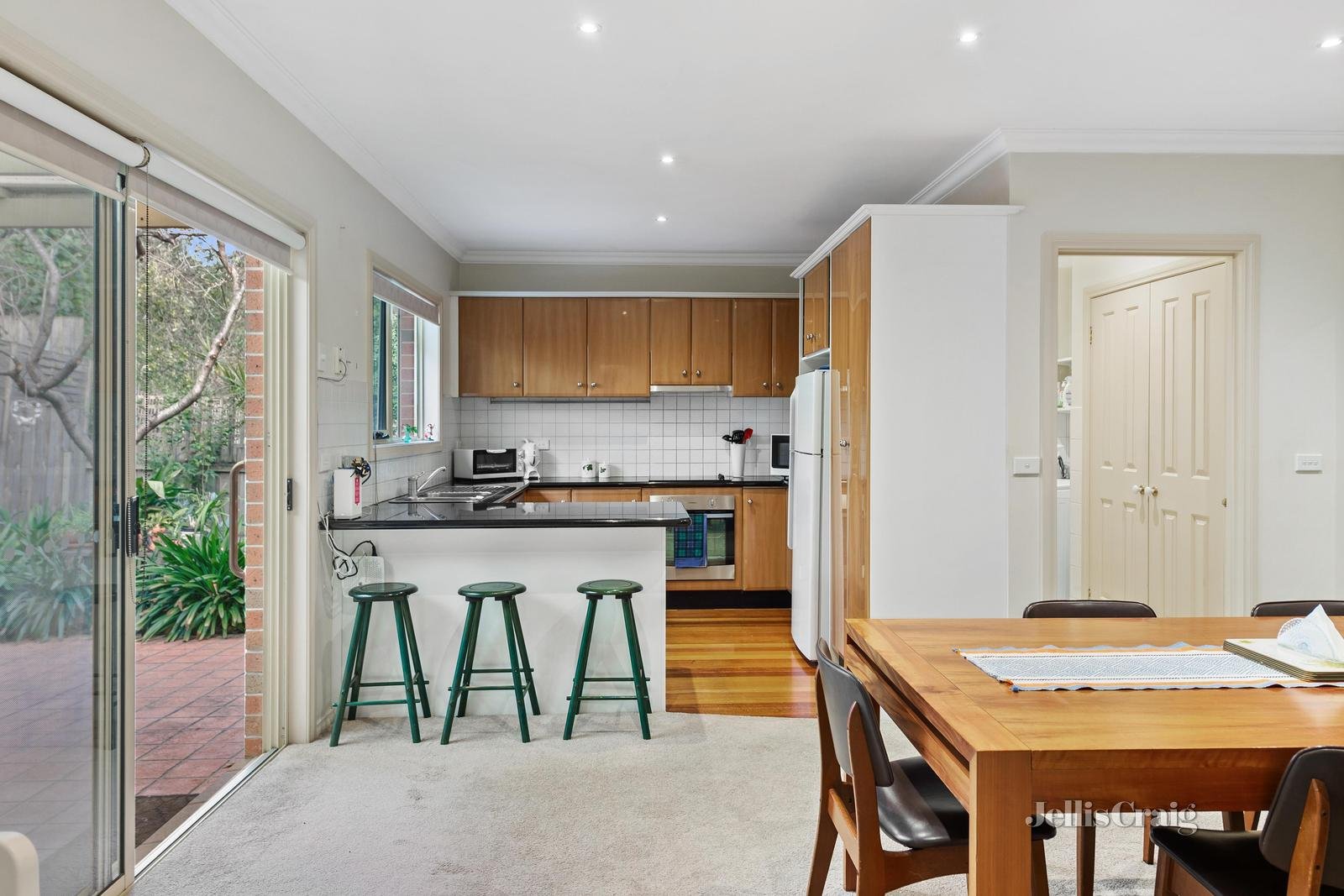 3/104 Wood Street, Templestowe image 4