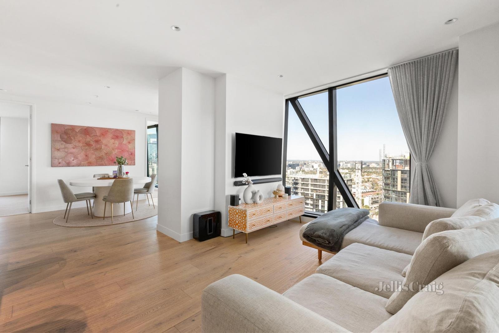 3105/201 Normanby Road, Southbank image 1