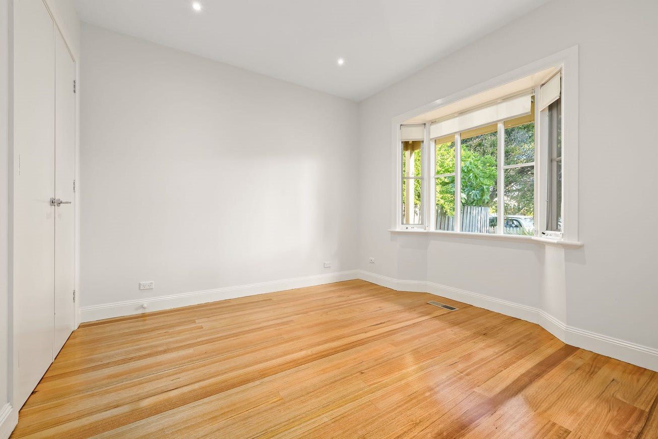 Property Gallery Thumbnail 3