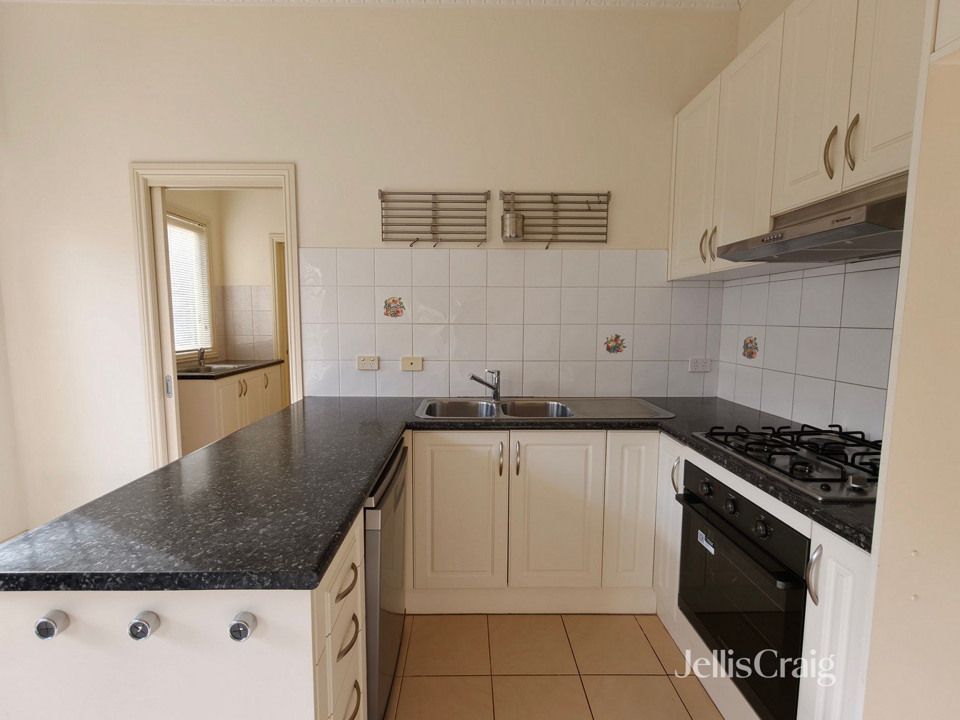 3/107 Pearson Street, Brunswick&nbsp;West image 2