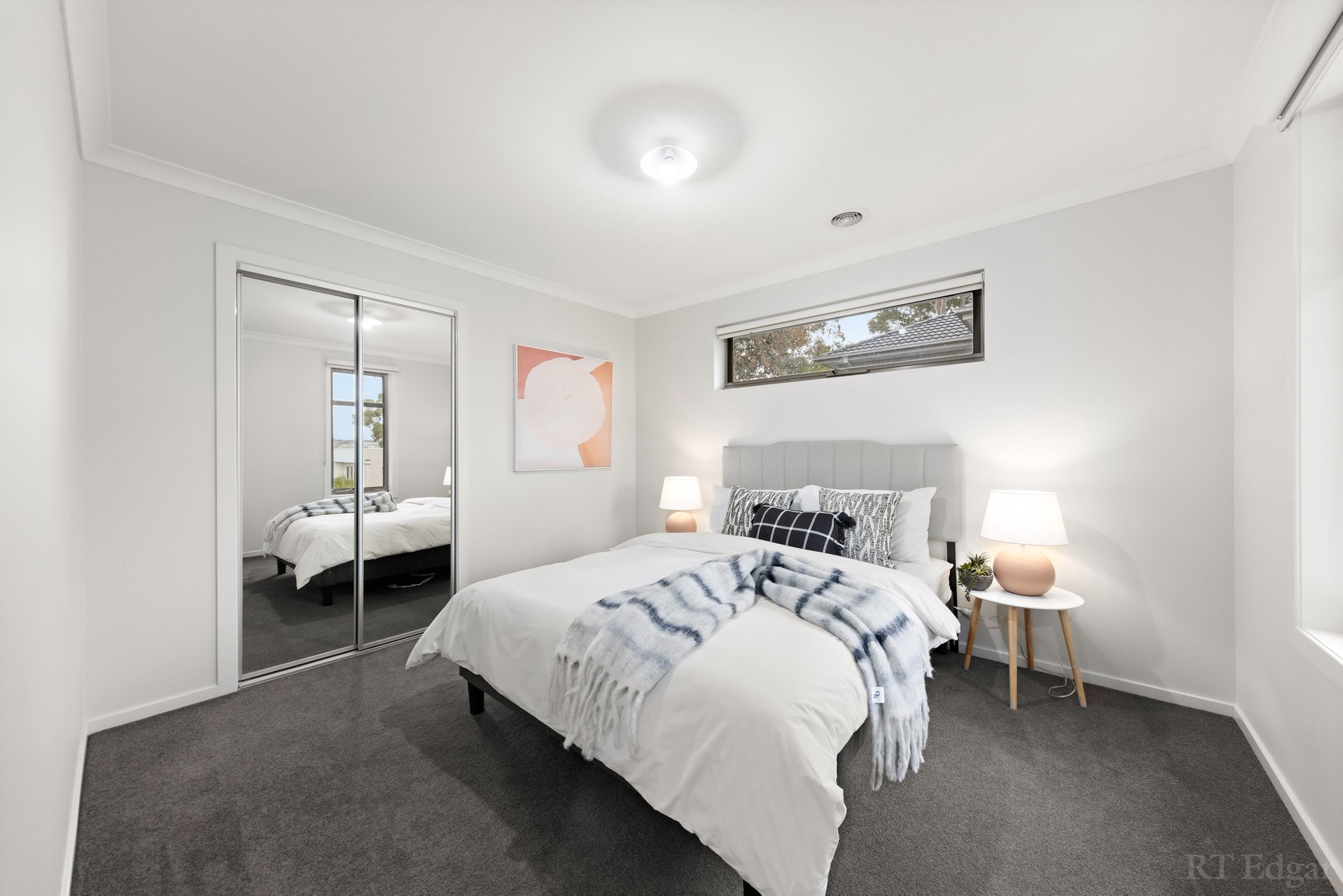 Property Gallery Thumbnail 11