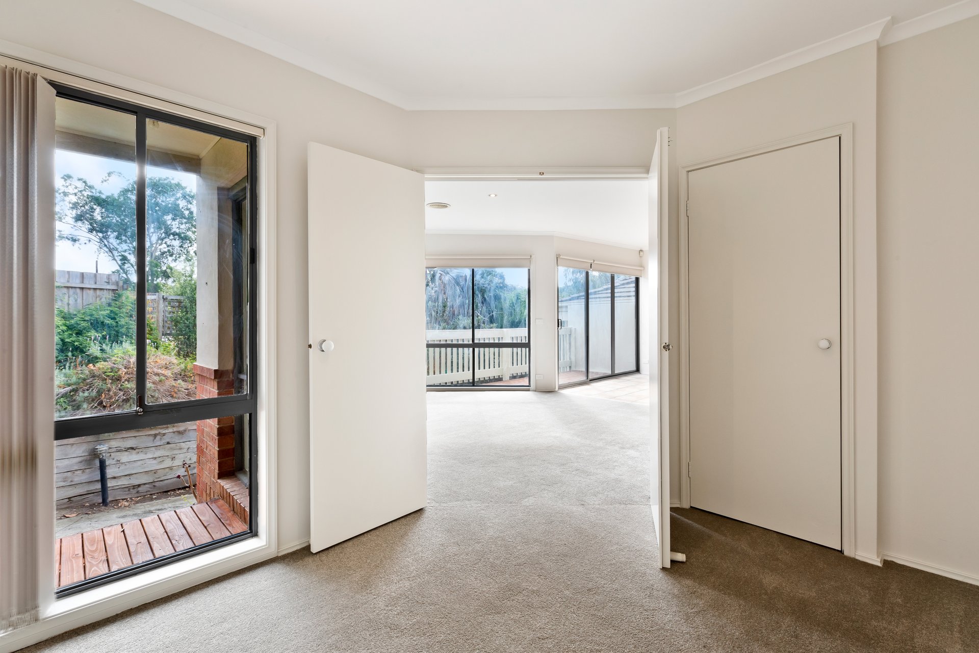 3/11 Alexandra Street, Greensborough image 2