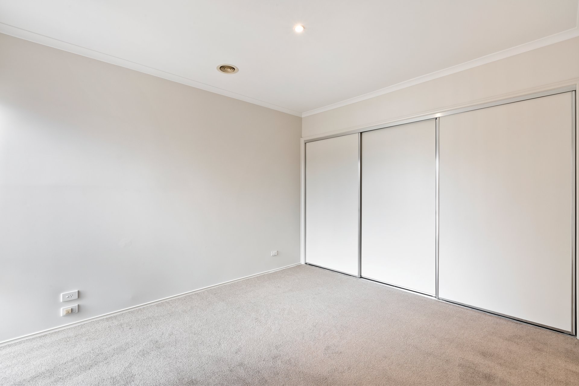 3/11 Alexandra Street, Greensborough image 5