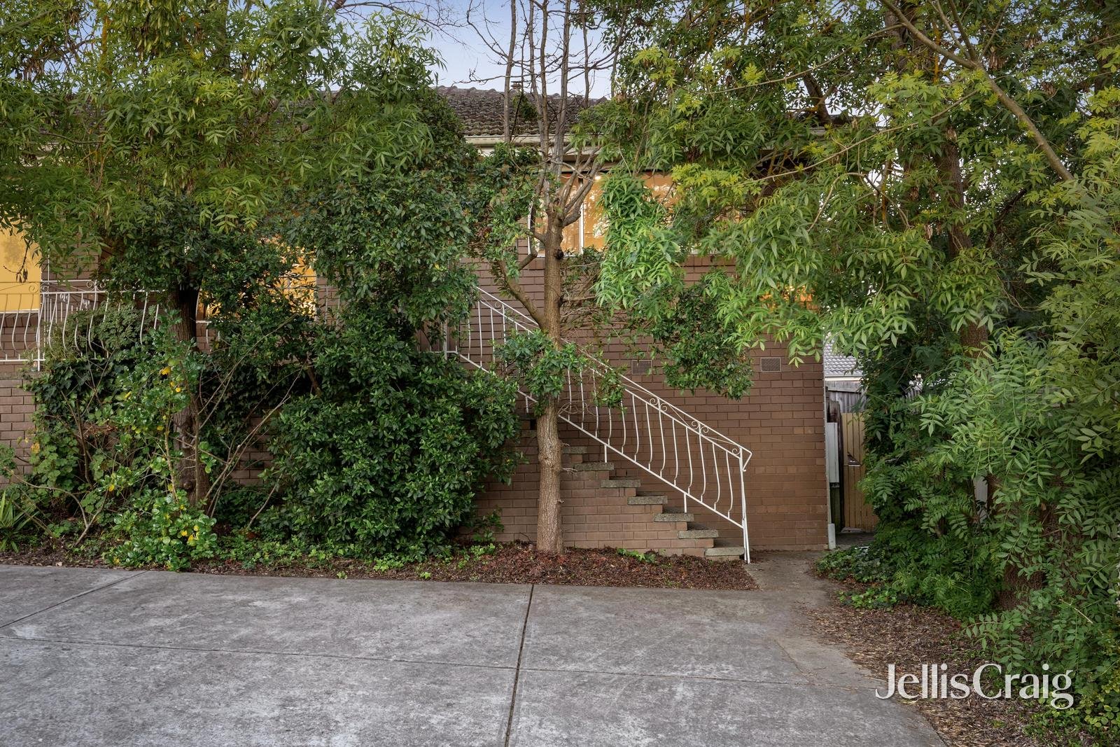 3/11 Alma Street, Lower&nbsp;Plenty image 1