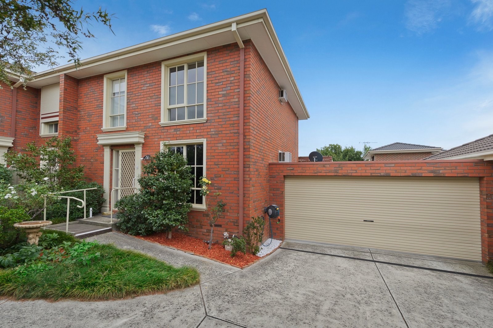 3/11 Armstrong Road, Bayswater image 1