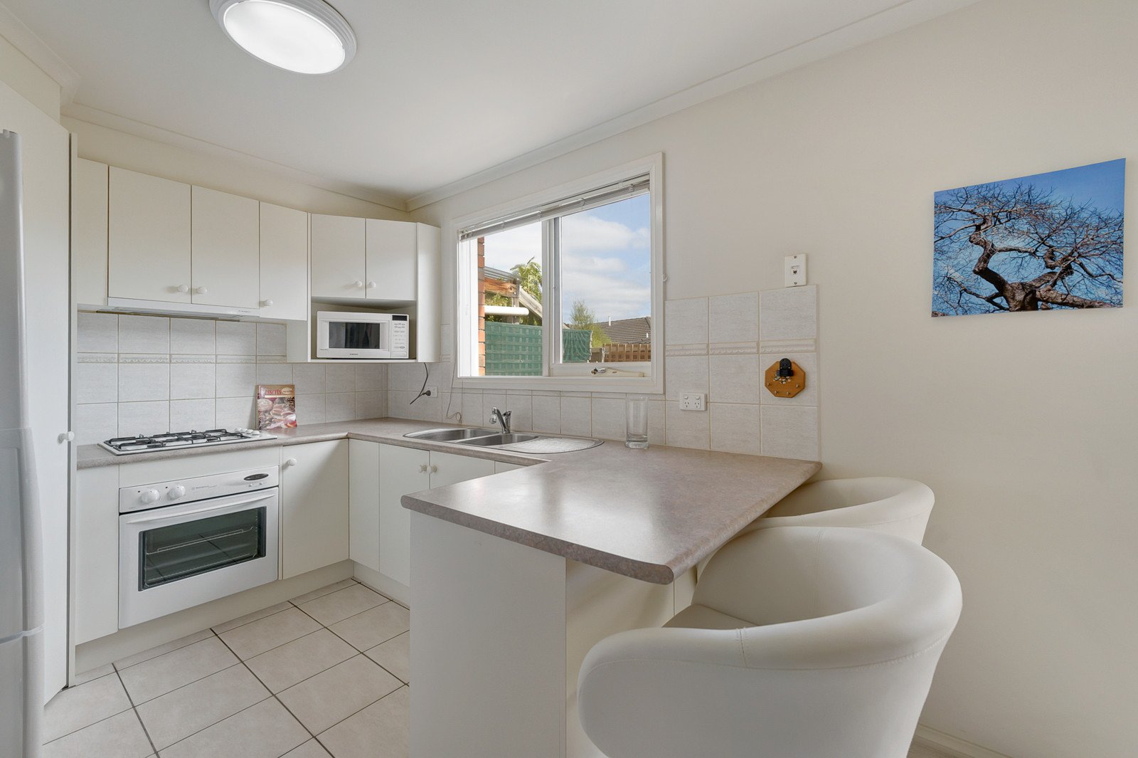 3/11 Armstrong Road, Bayswater image 2