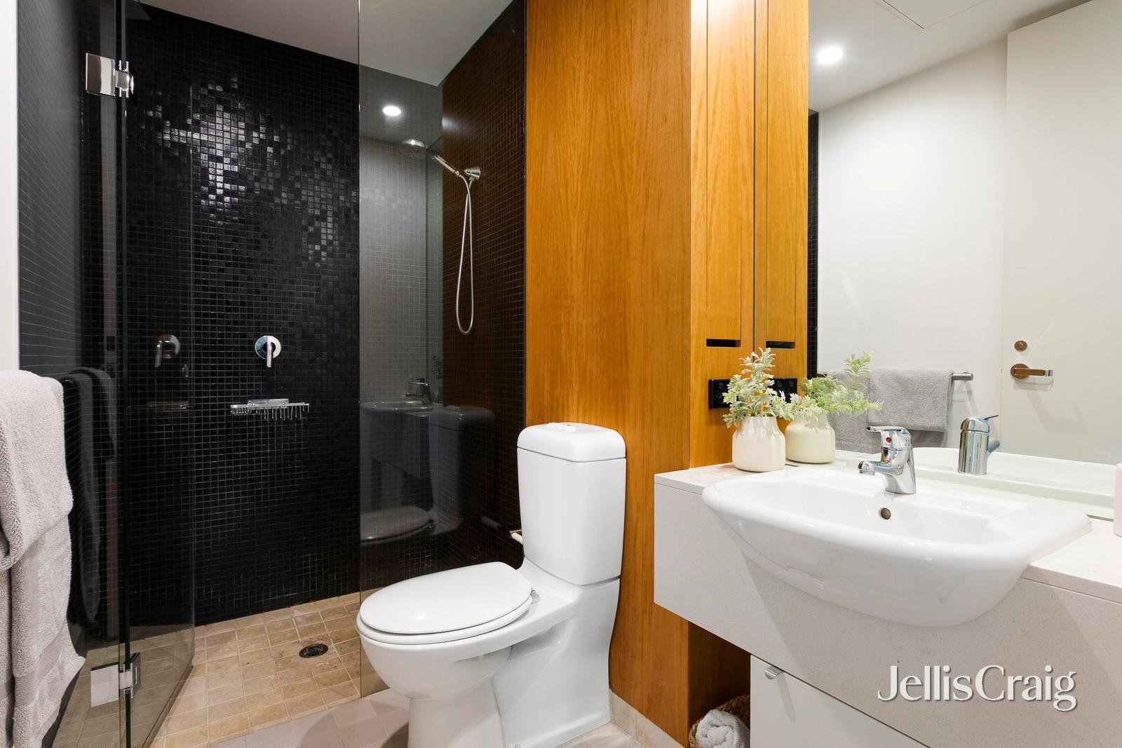 31/1 Beach Street, Port Melbourne image 10
