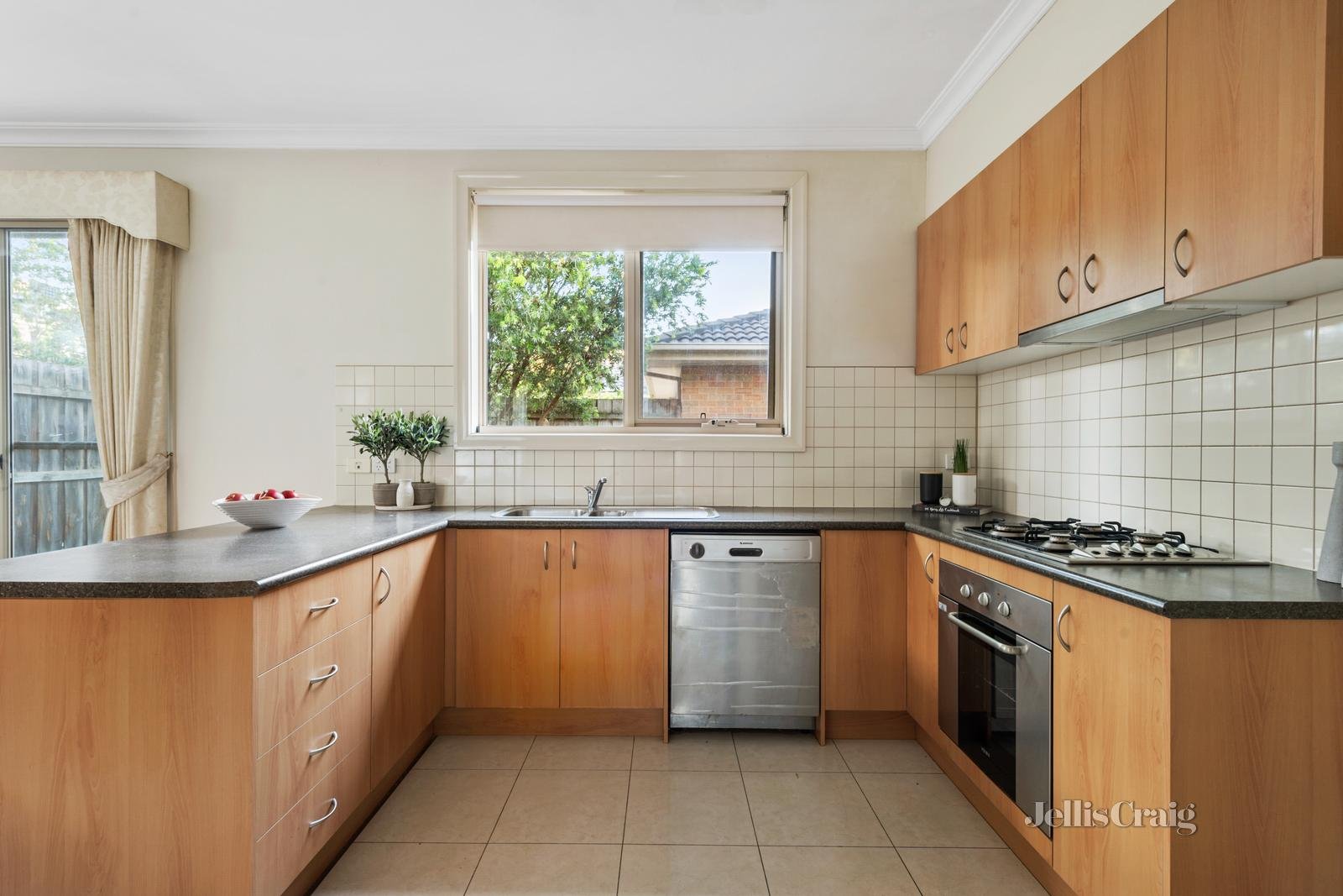 3/11 Chippewa Avenue, Donvale image 5