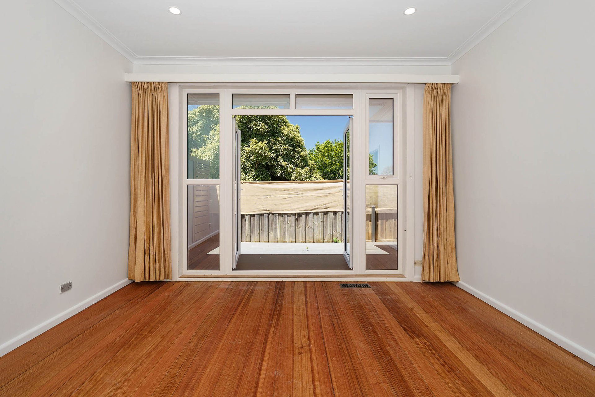 Property Gallery Thumbnail 5