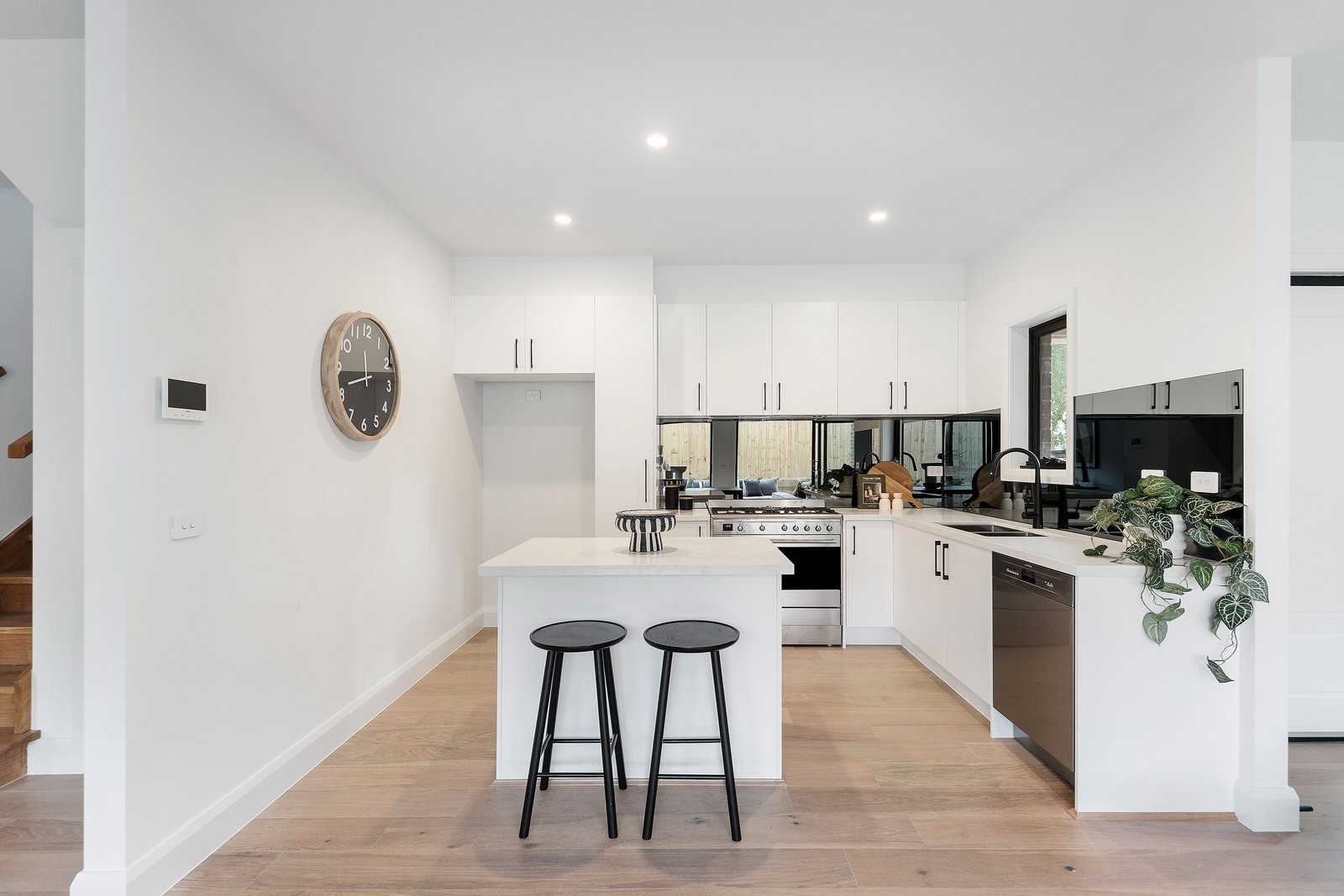 Property Gallery Thumbnail 3