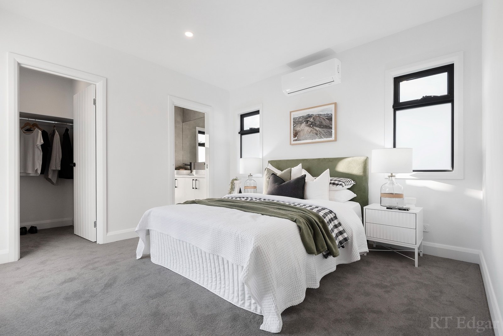 Property Gallery Thumbnail 6