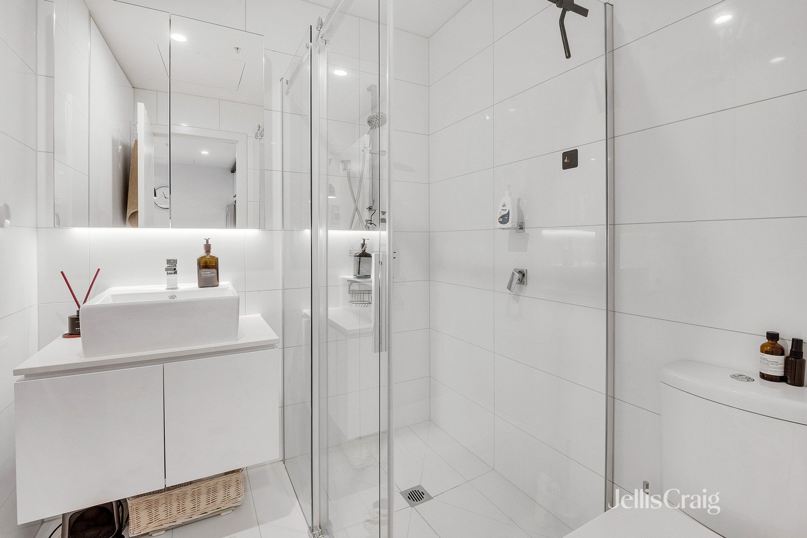 3/11 Glass Street, Essendon image 8