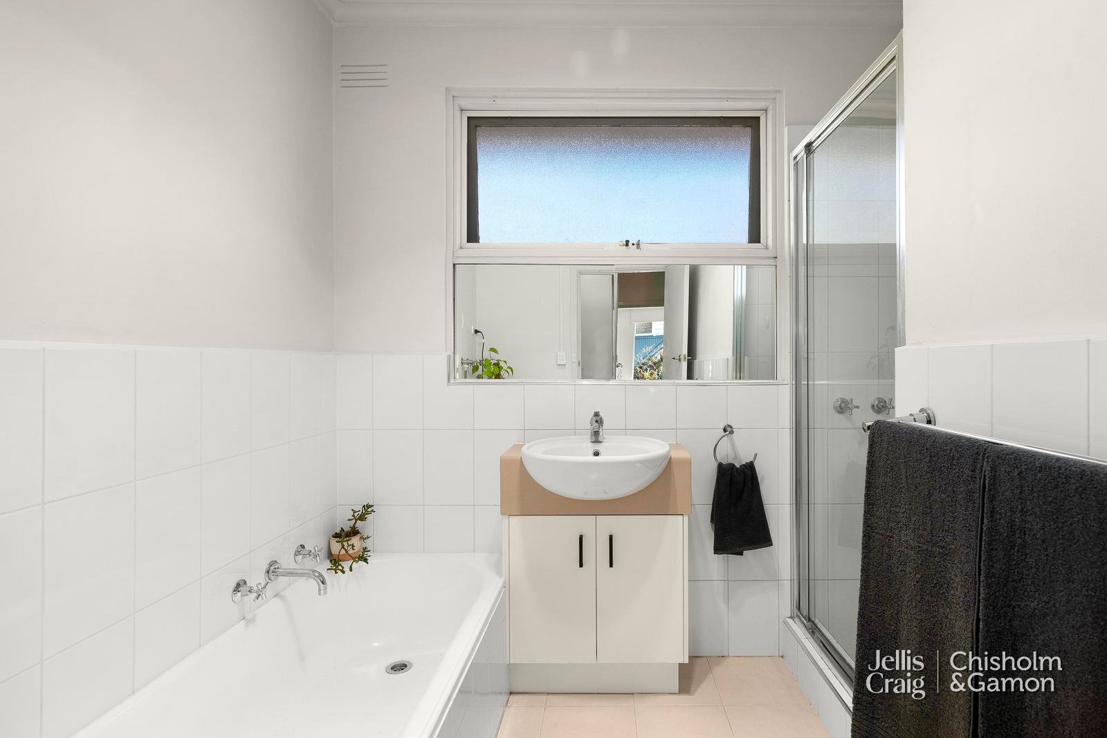 3/11 Gordon Avenue, Elwood image 8