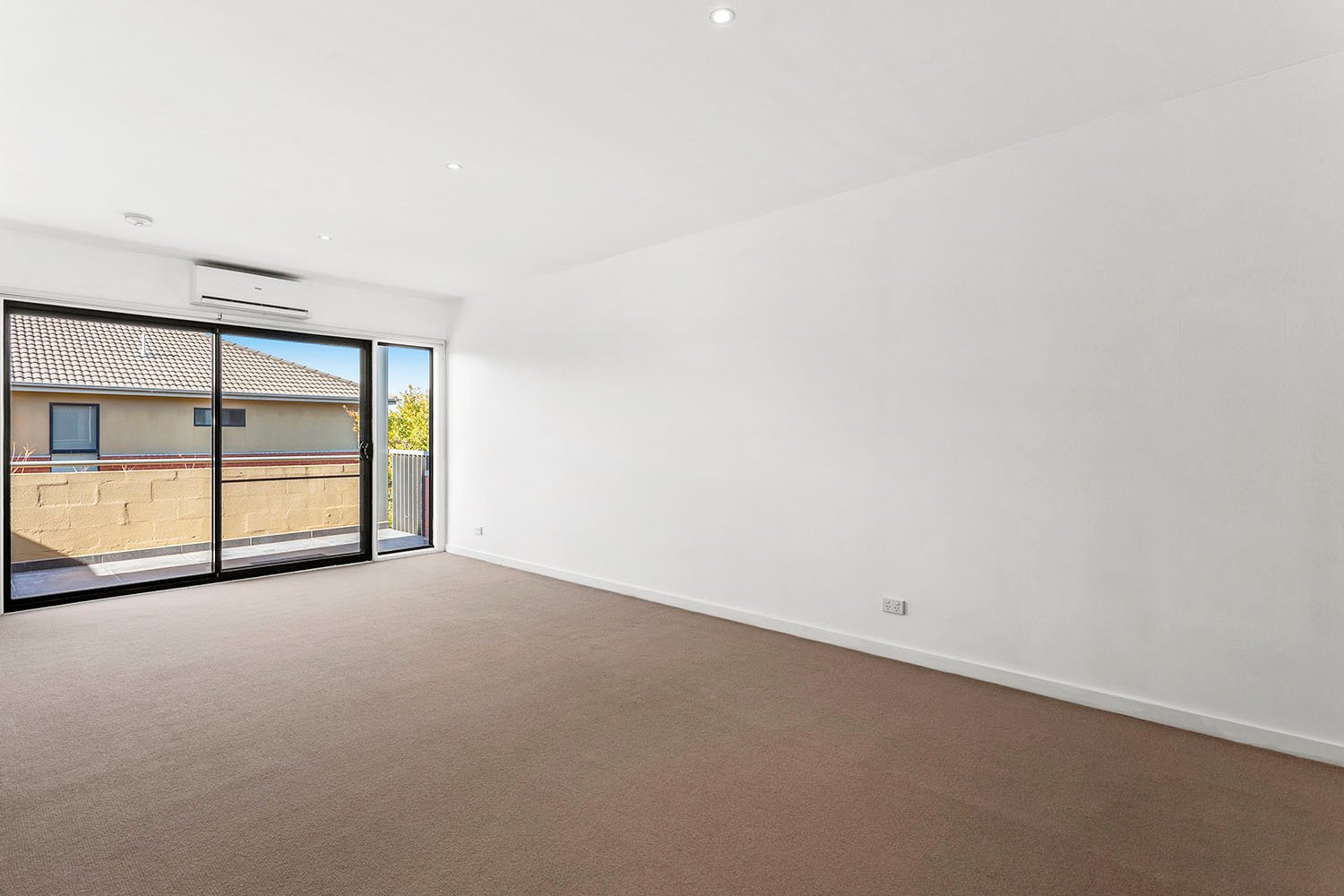 Property Gallery Thumbnail 2