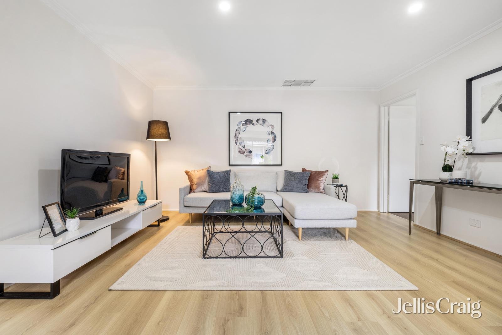 3/11 Ian Grove, Burwood image 2