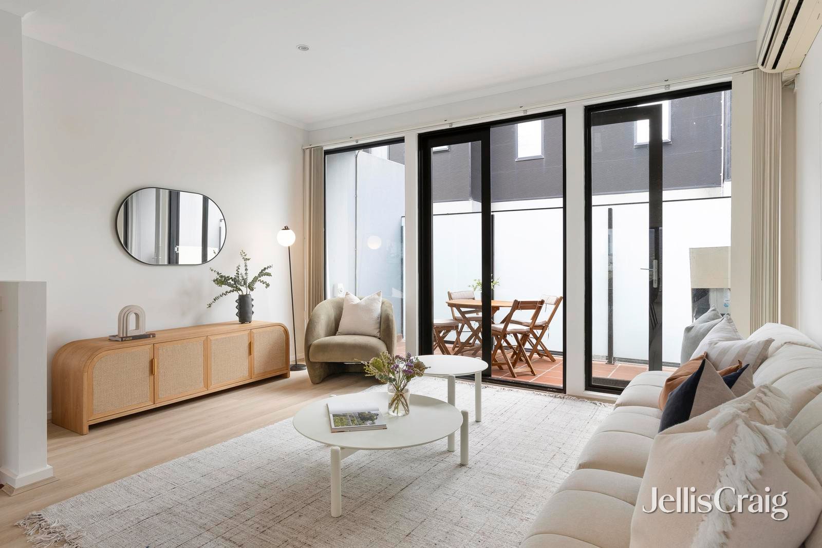 3/11 Langwells Parade, Northcote image 4