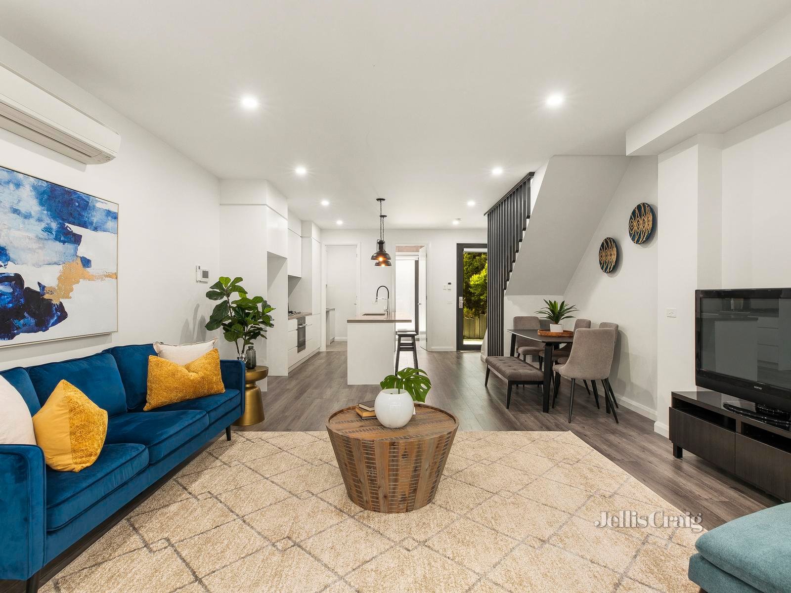 3/11 Lind Street, Strathmore image 3
