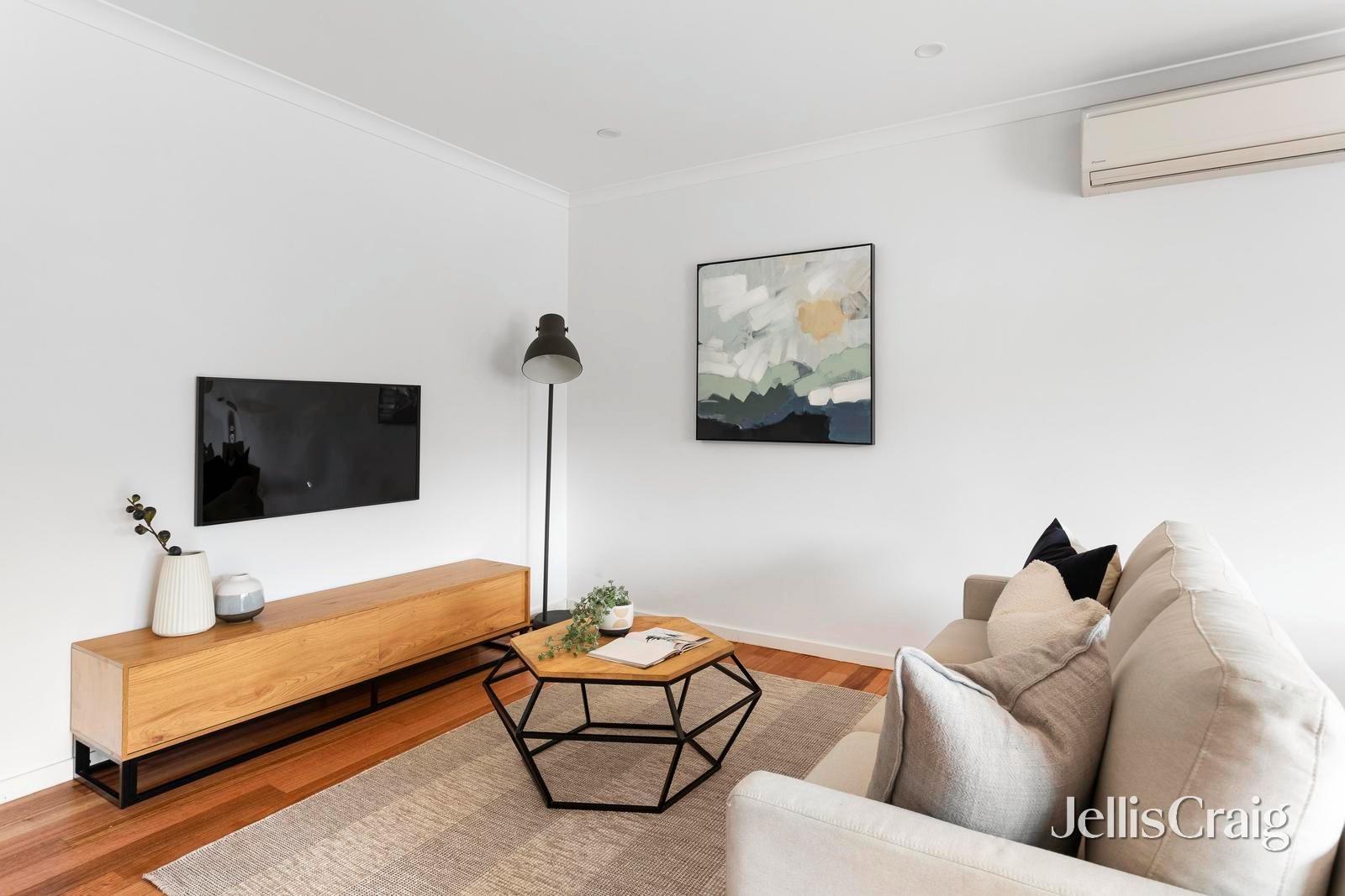 3/11 Mihil Street, Preston image 2