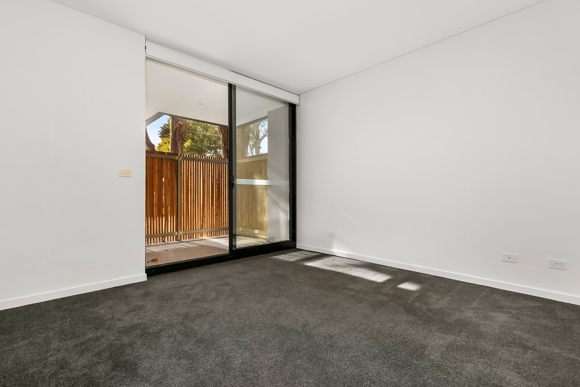 Property Gallery Thumbnail 3