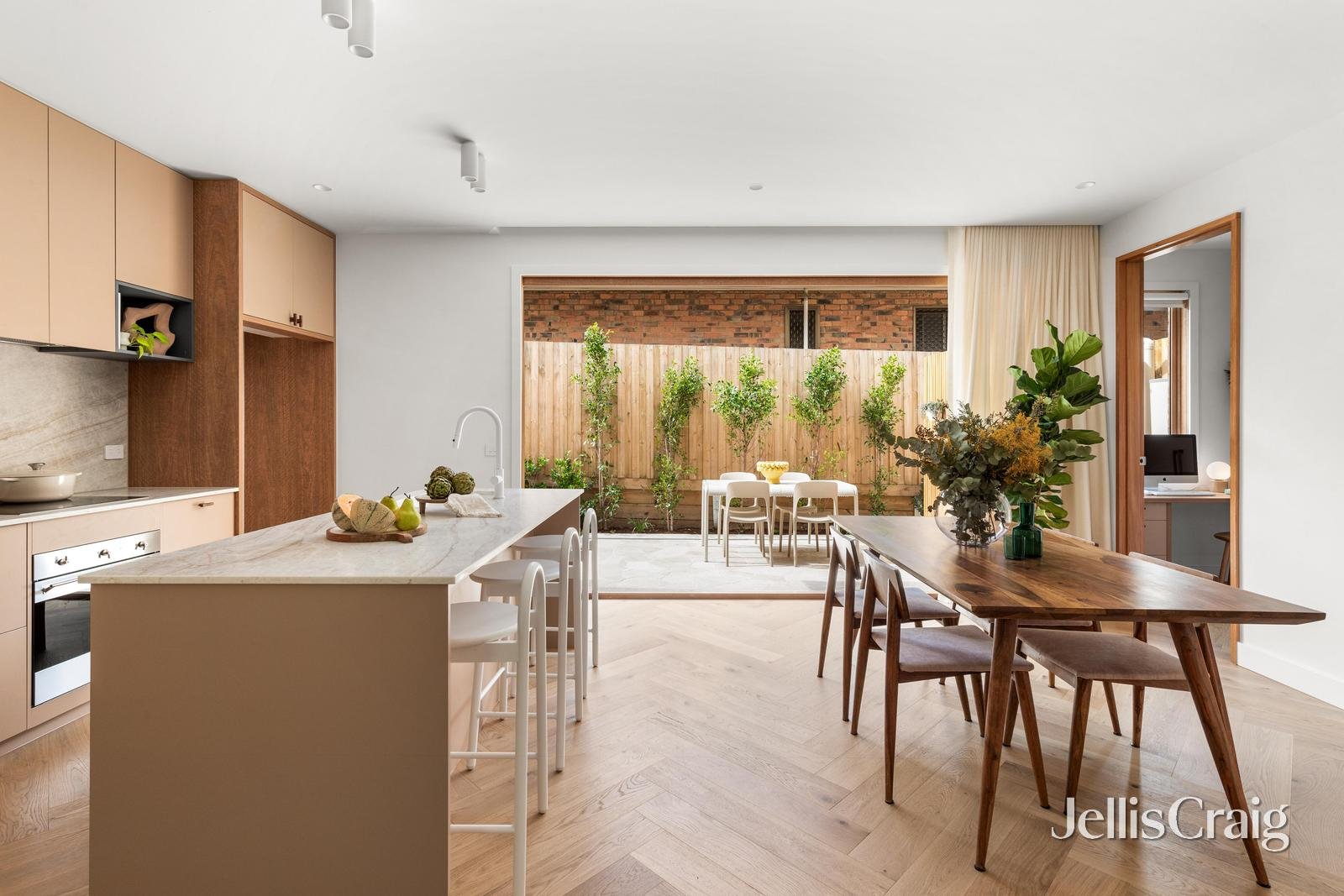 3/11 Pender Street, Thornbury image 2