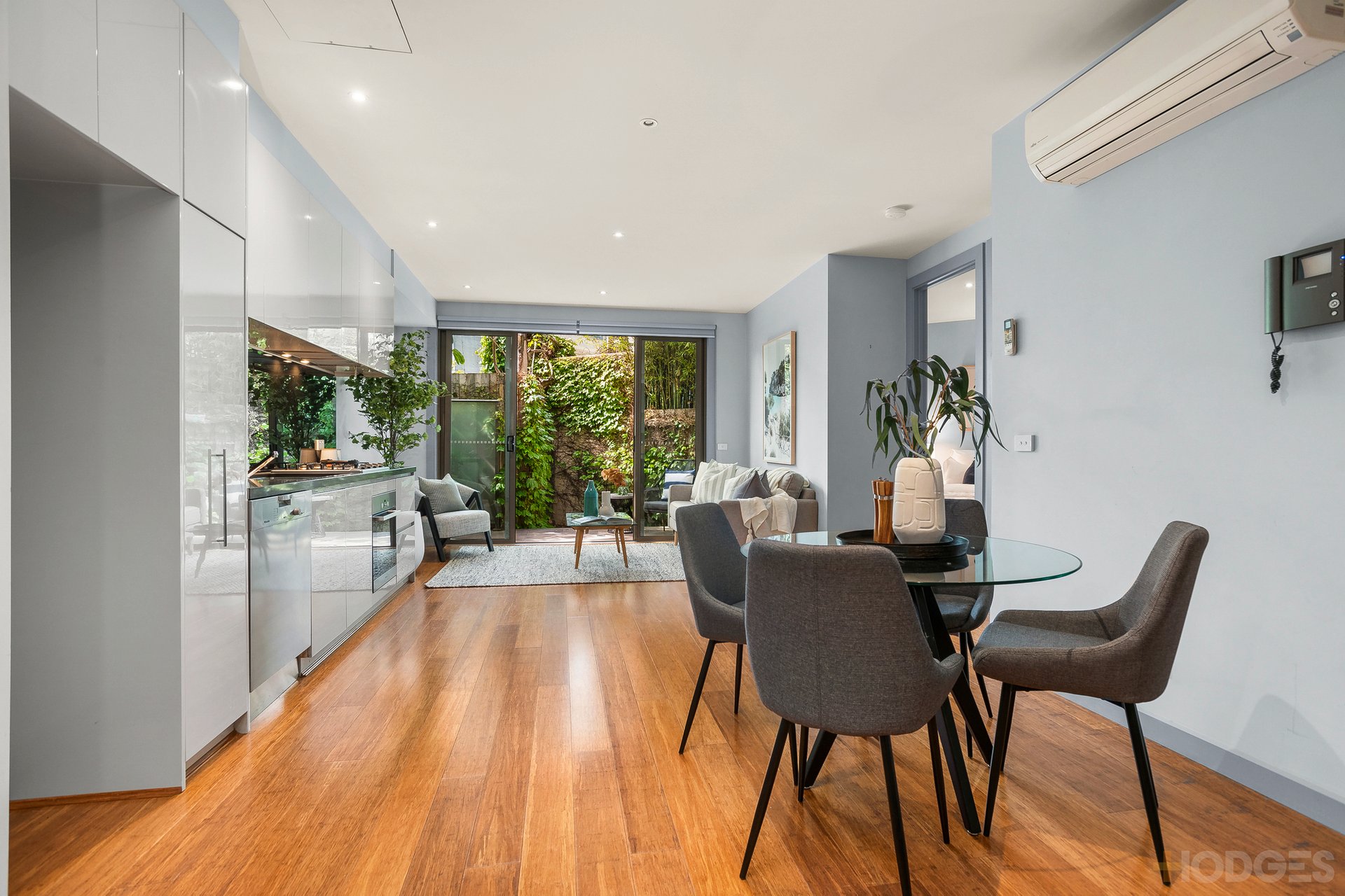 3 / 11 Railway Crescent Hampton