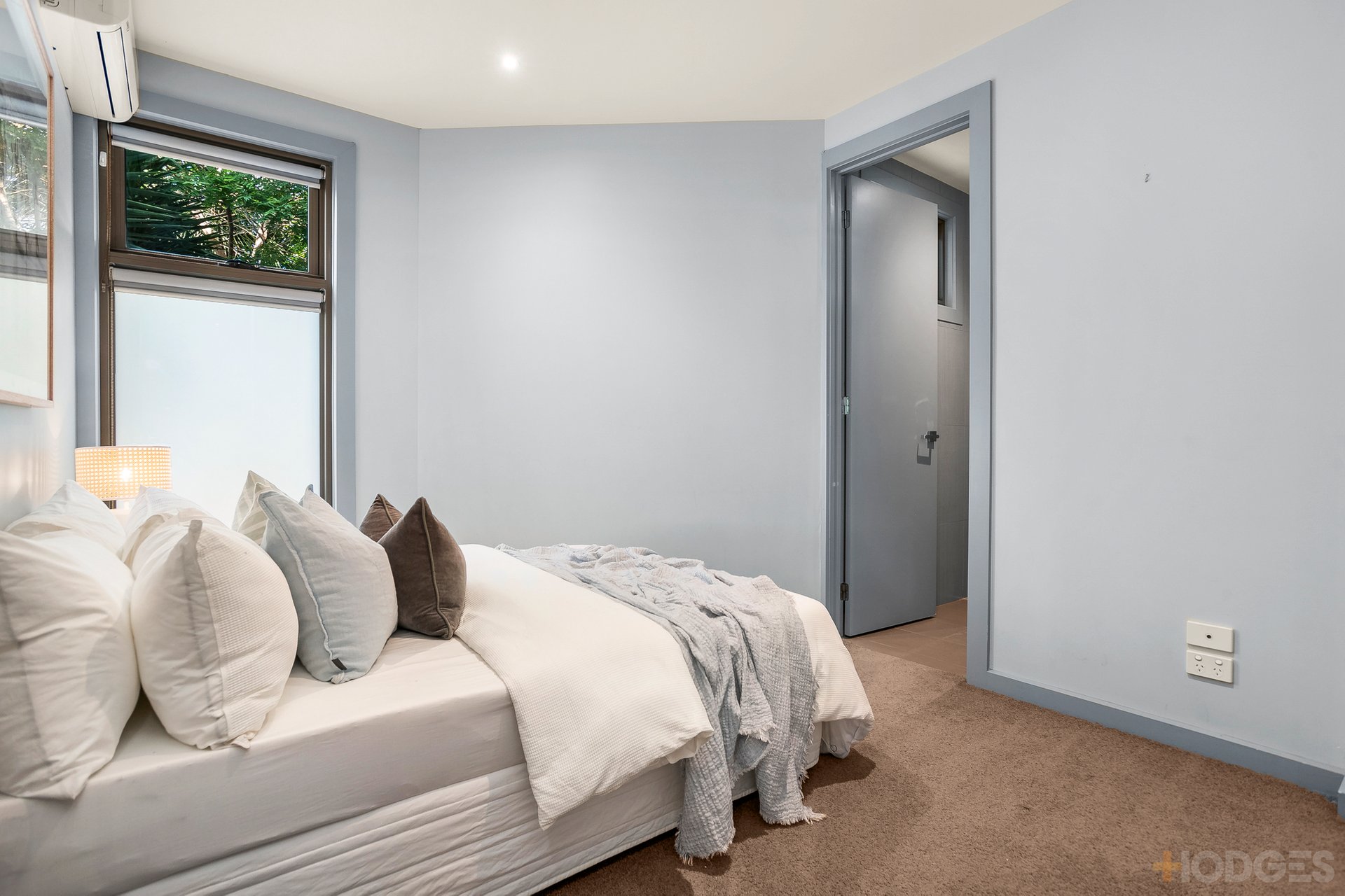 3 / 11 Railway Crescent Hampton