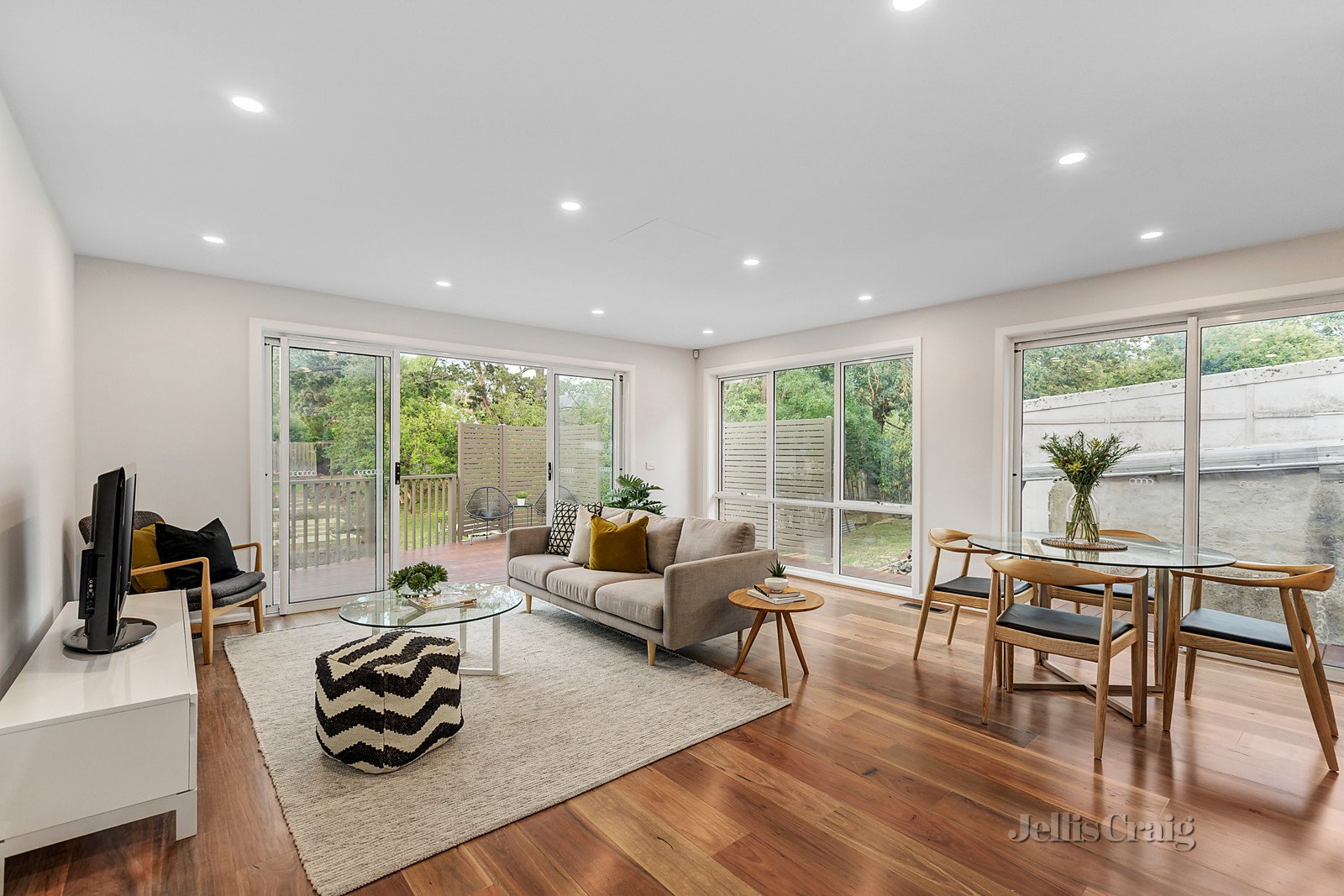 3/11 Sunbury Crescent, Surrey Hills image 1