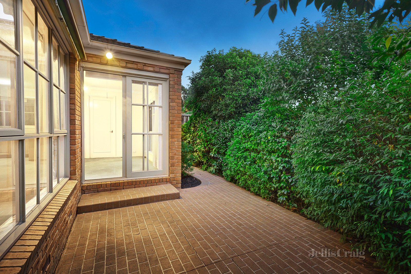 3/11 Yerrin Street, Balwyn image 1