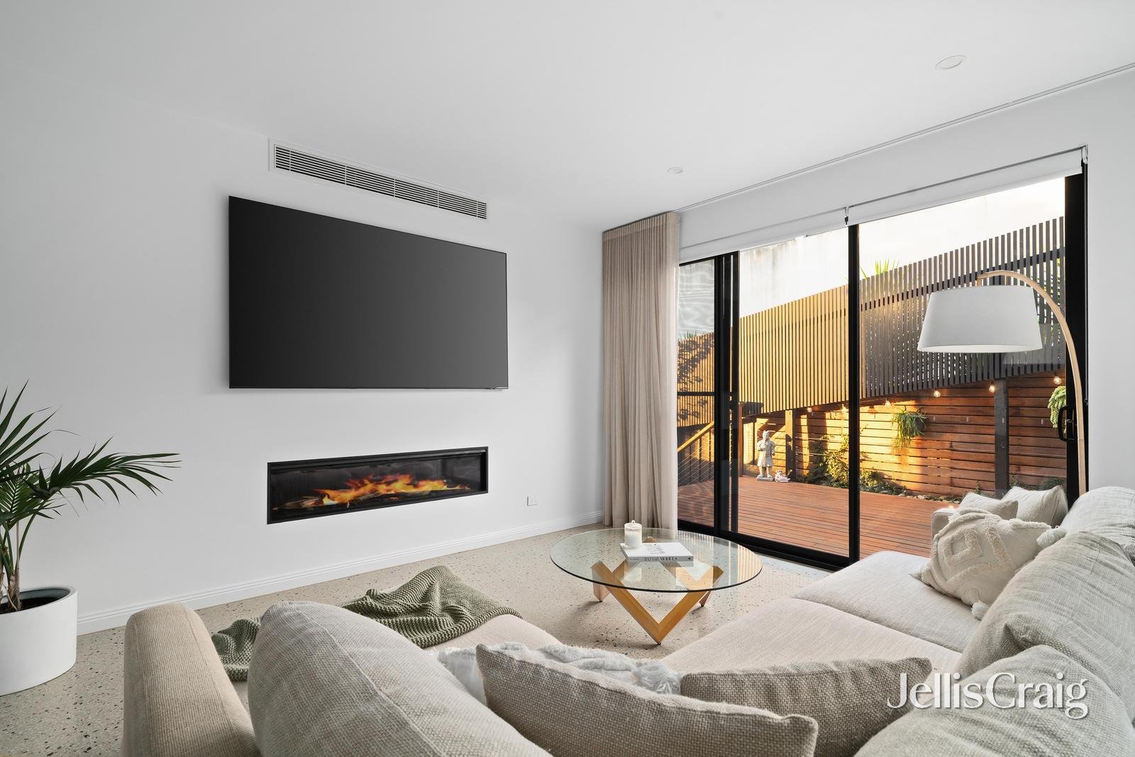 3/11 York Street, Eltham image 2