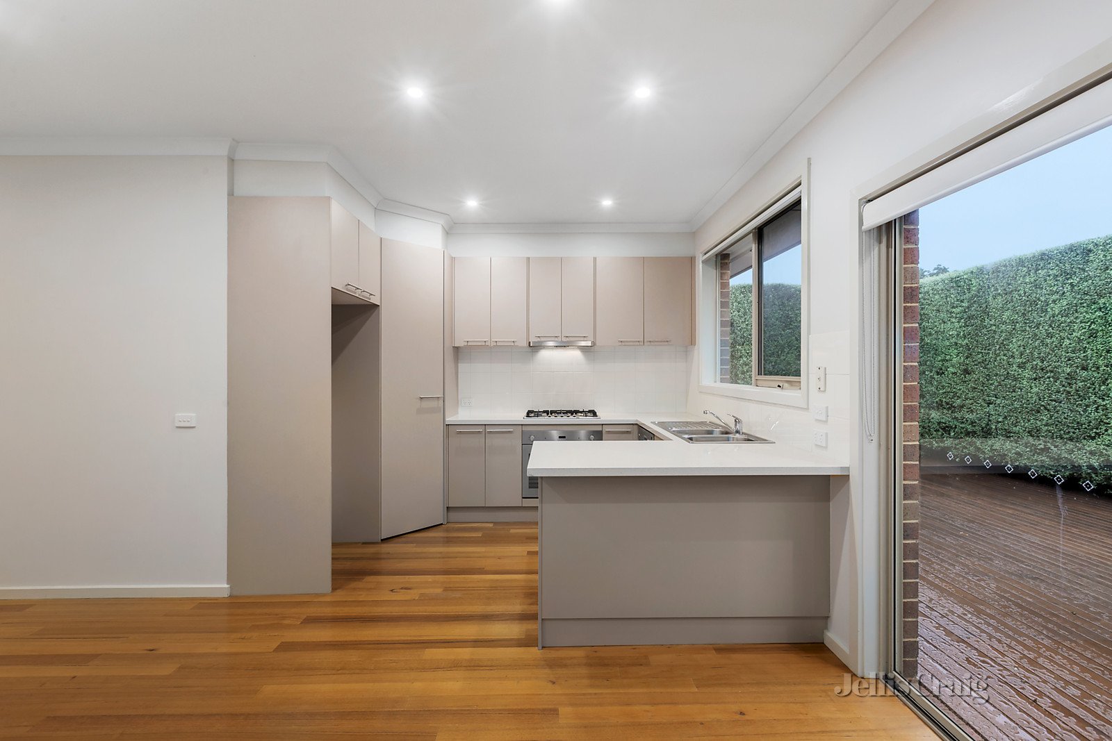 3/110-112 Neville Street, Carnegie image 6
