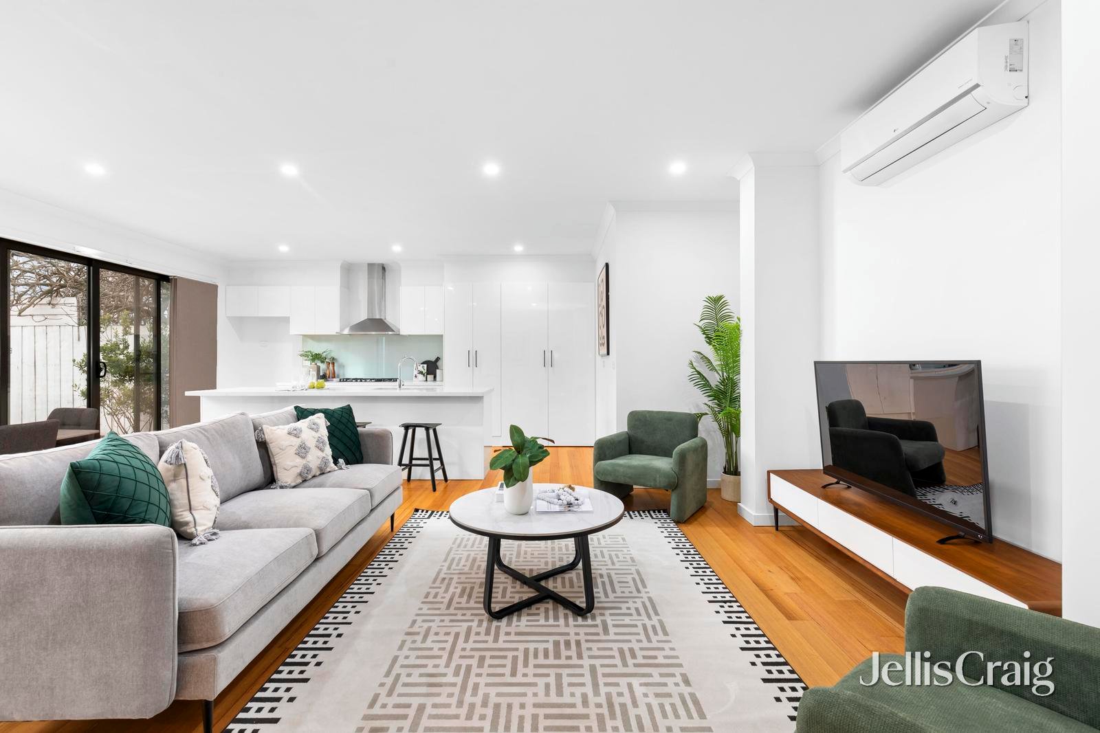 3/111 Lemont Avenue, Mount&nbsp;Waverley image 2