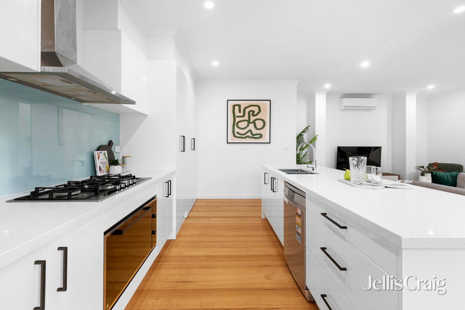3/111 Lemont Avenue, Mount&nbsp;Waverley image 3