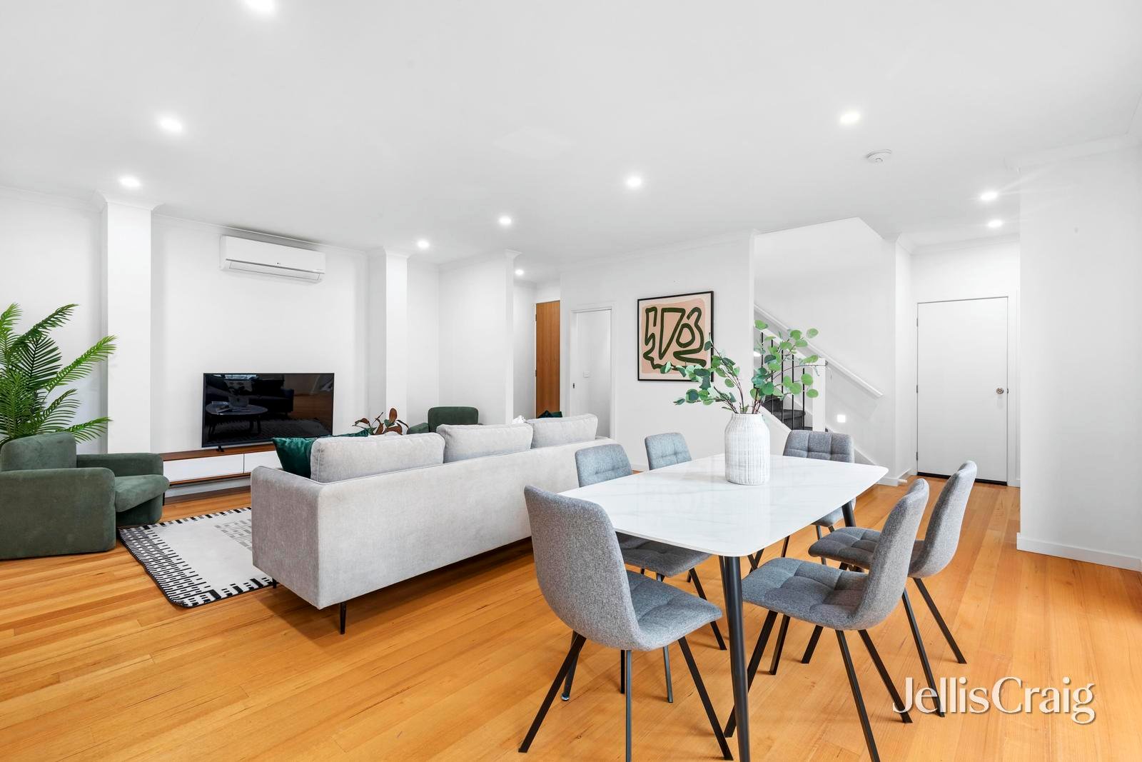 3/111 Lemont Avenue, Mount&nbsp;Waverley image 4