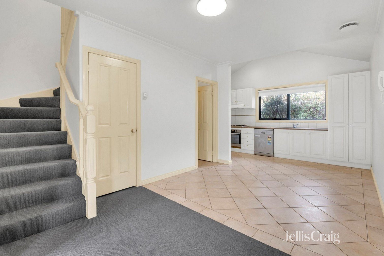 3/111 Melville Road, Brunswick&nbsp;West image 3