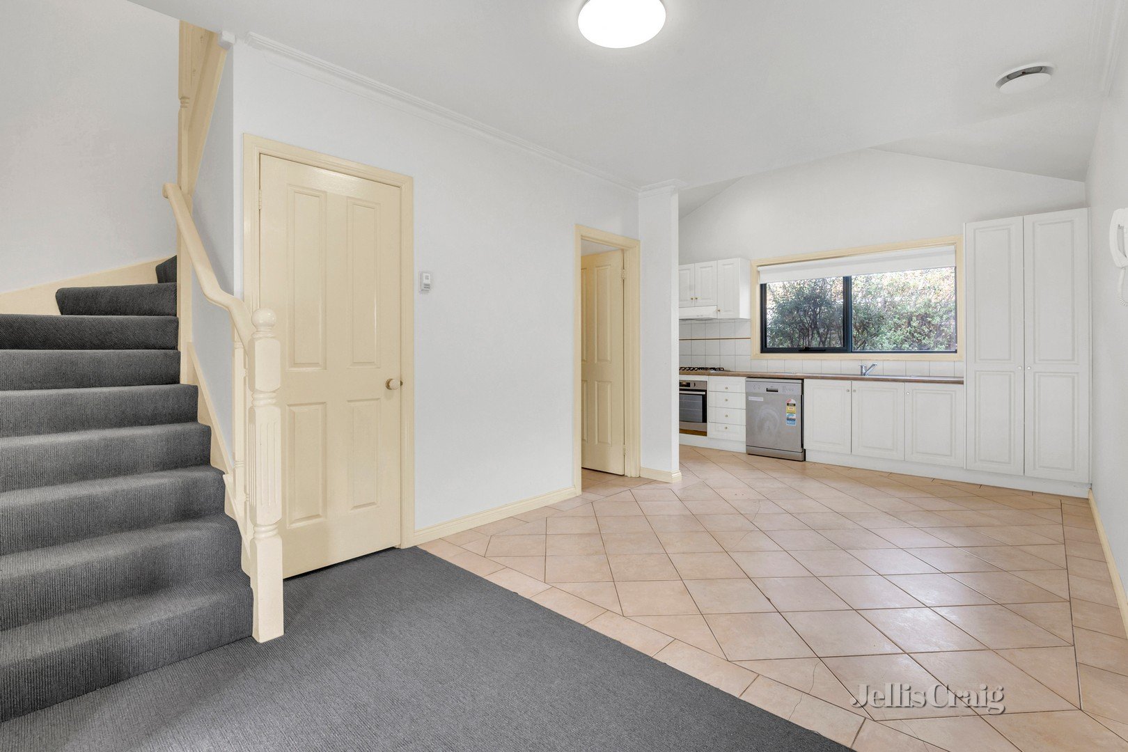 3/111 Melville Road, Brunswick West image 4