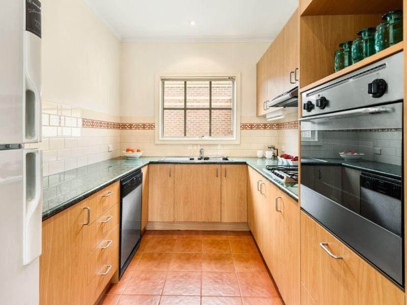 3/111 Strabane Avenue, Balwyn image 4