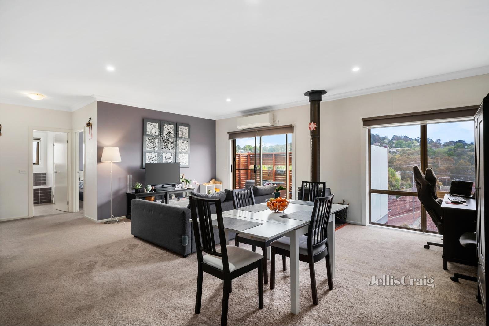 31/12 Bourke Street, Ringwood image 2