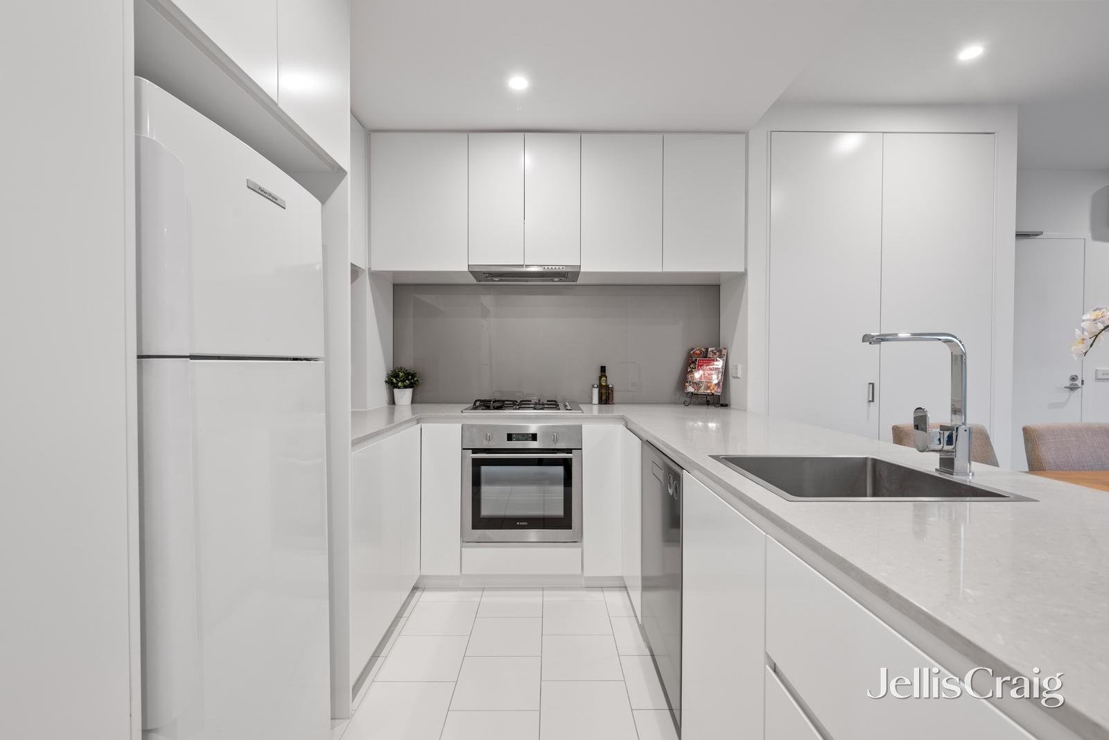 311/251 Canterbury Road, Forest Hill image 3