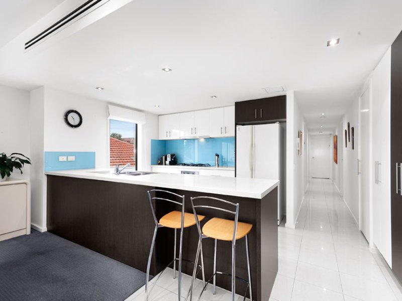3/113 Ormond Esplanade, Elwood image 3