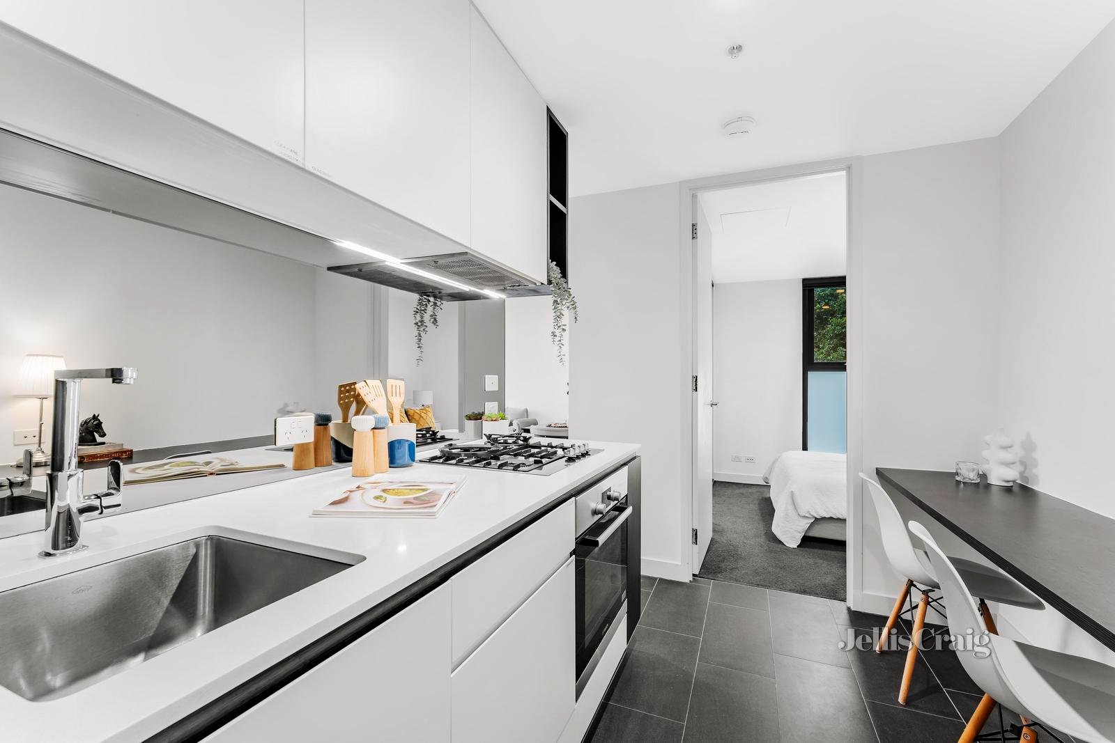 311/5-7 Irving Avenue, Box Hill image 4