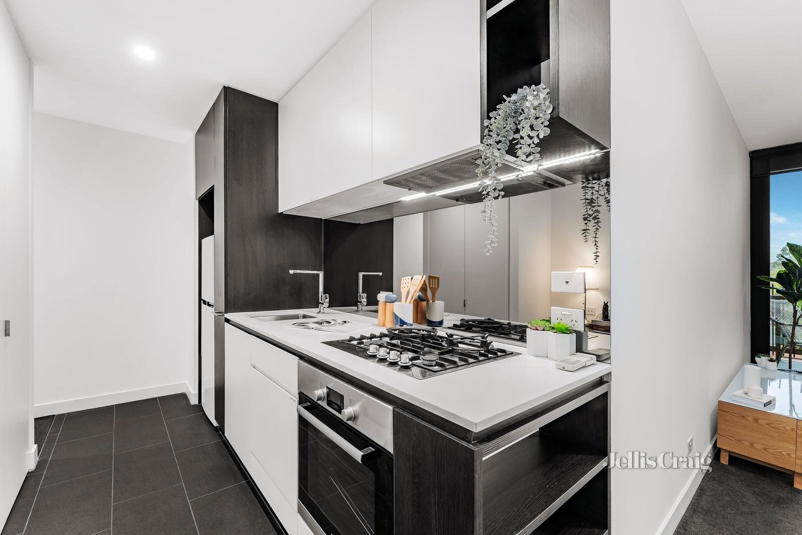 311/5-7 Irving Avenue, Box Hill image 5