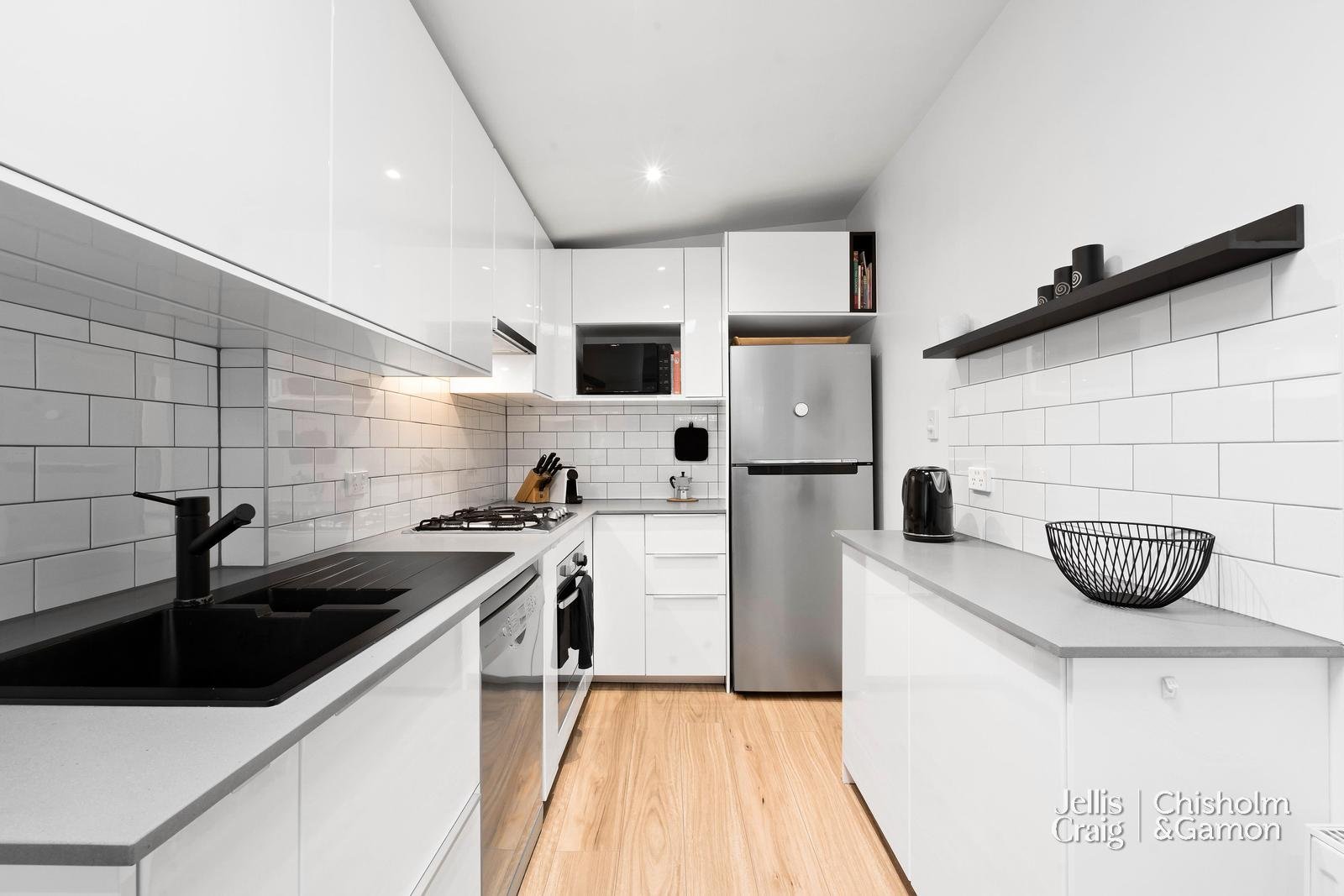 3/115 Addison Street, Elwood image 4