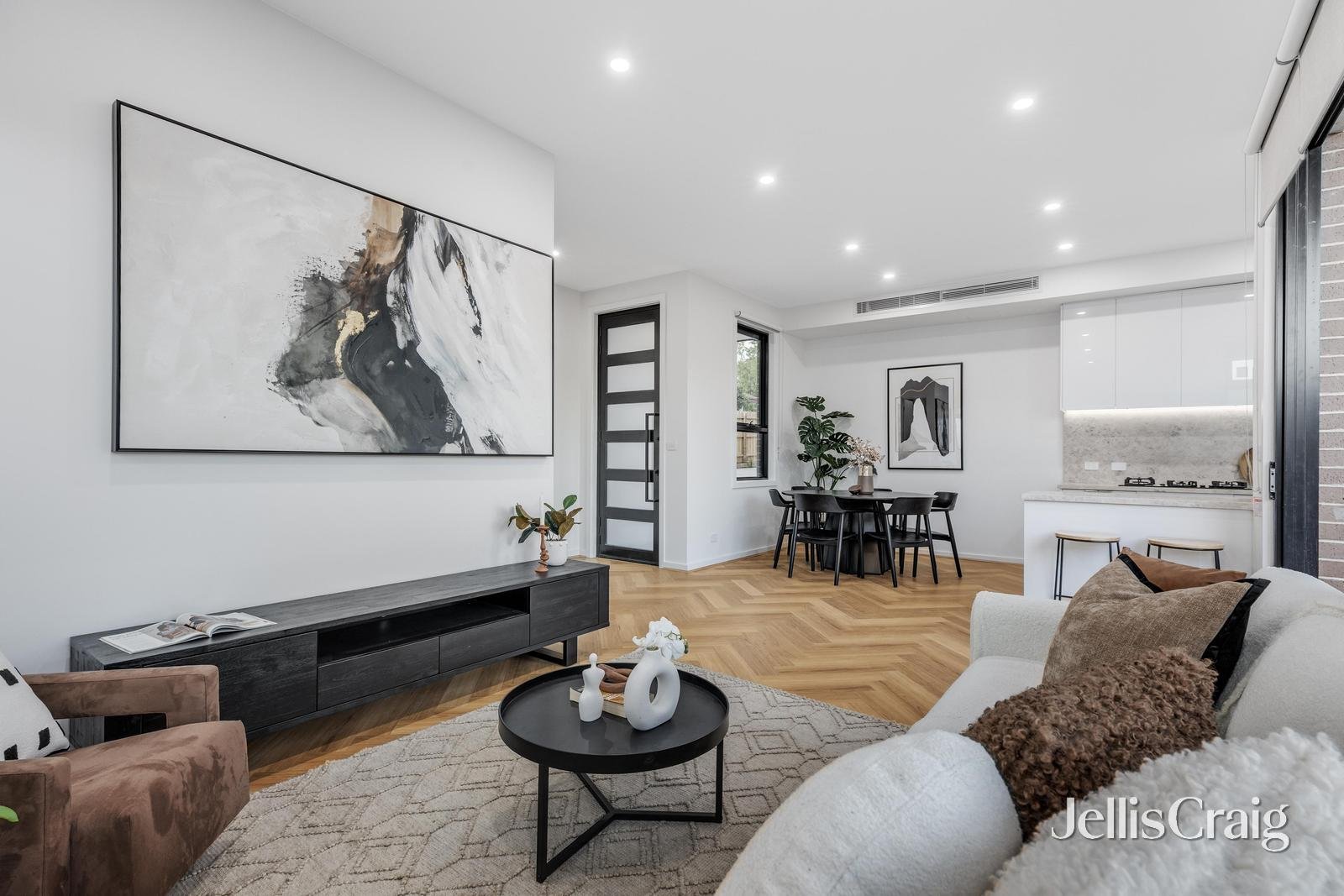 3/115 Coleman Parade, Glen Waverley image 2