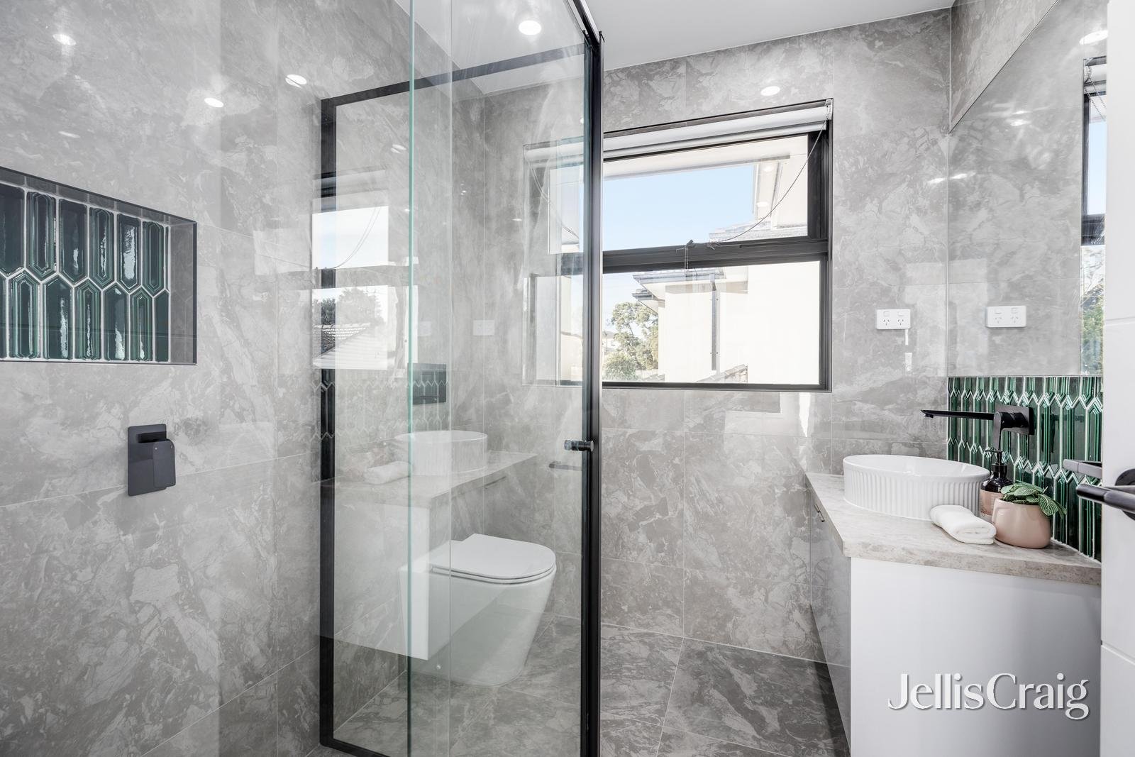 3/115 Coleman Parade, Glen Waverley image 8